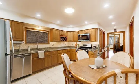 $725,000 | 3427 South Emerald Avenue, Chicago, IL 60616