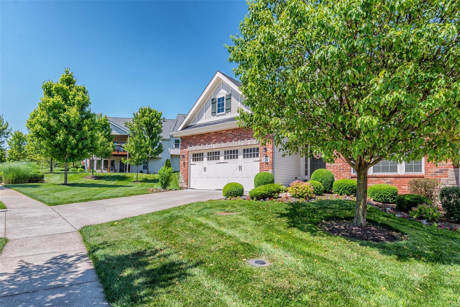 322 Kendall Ridge Court Chesterfield, MO 63017 - Photo 2 of 44