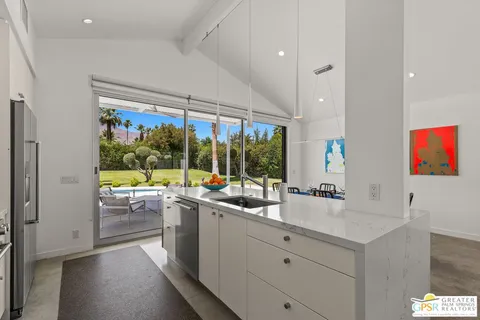 $1,095,000 | 541 North Cantera Circle, Palm Springs, CA 92262