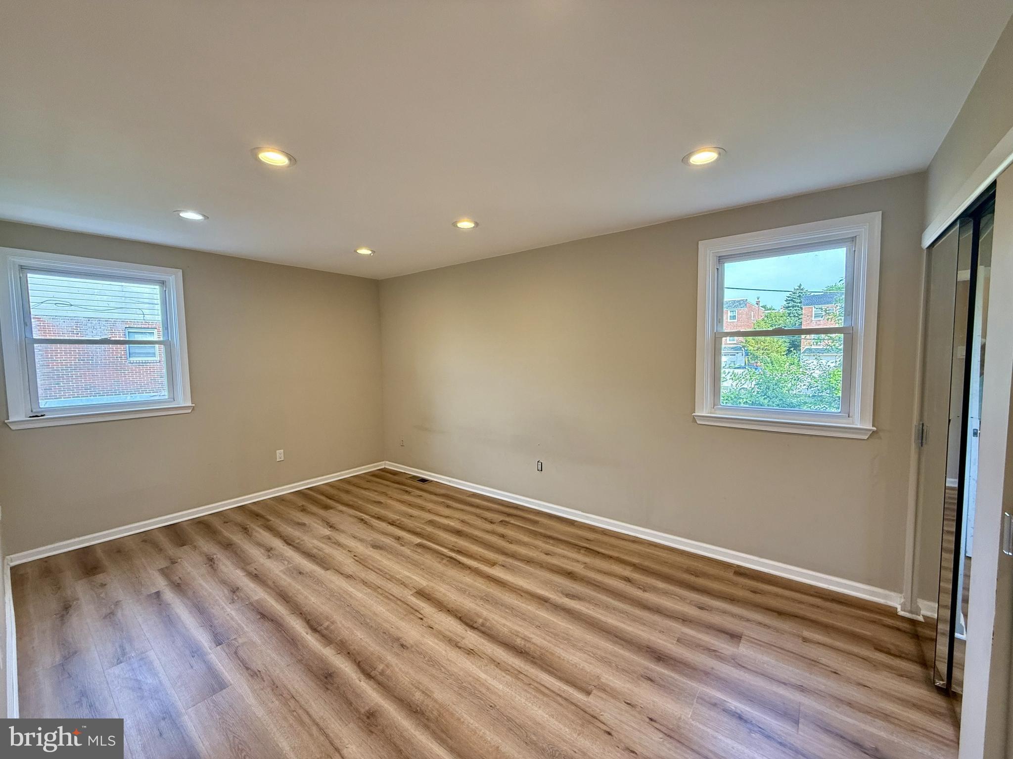 10838 Lockart Road Philadelphia, PA 19116 - Photo 13 of 15