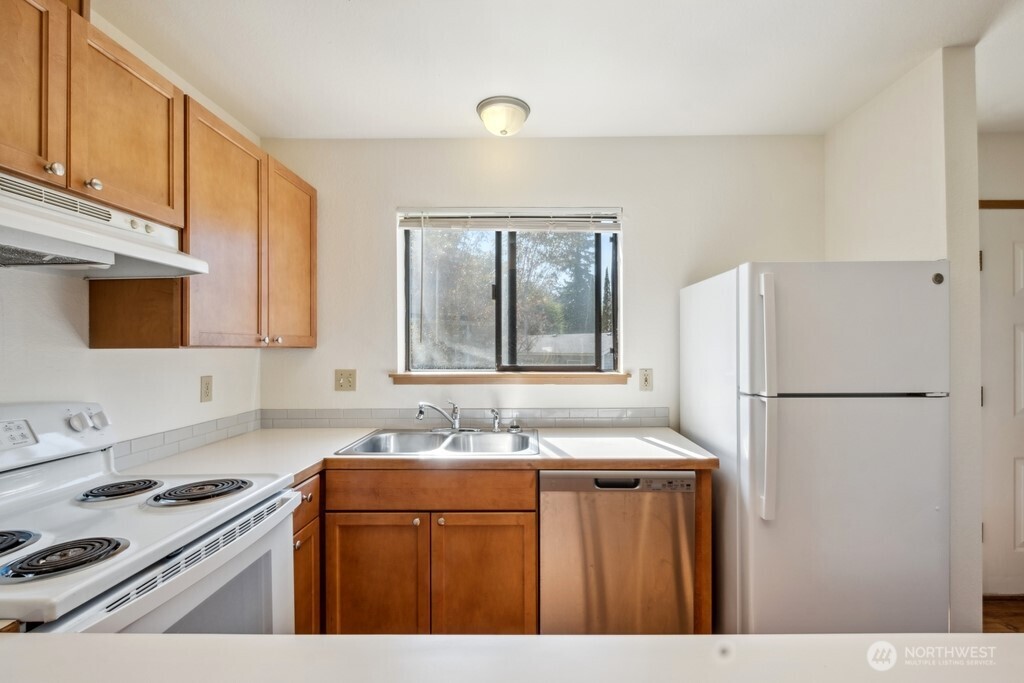 127 Union Avenue Northeast Renton, WA 98059 - Photo 10 of 26