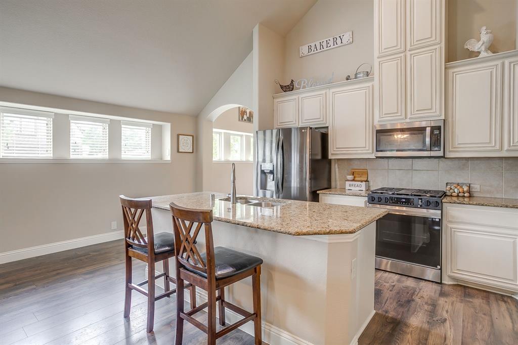 1033 Rustic Oak Way Burleson, TX 76028 - Photo 11 of 40