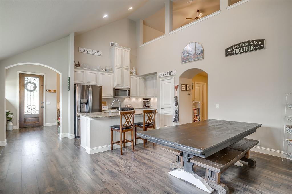 1033 Rustic Oak Way Burleson, TX 76028 - Photo 12 of 40