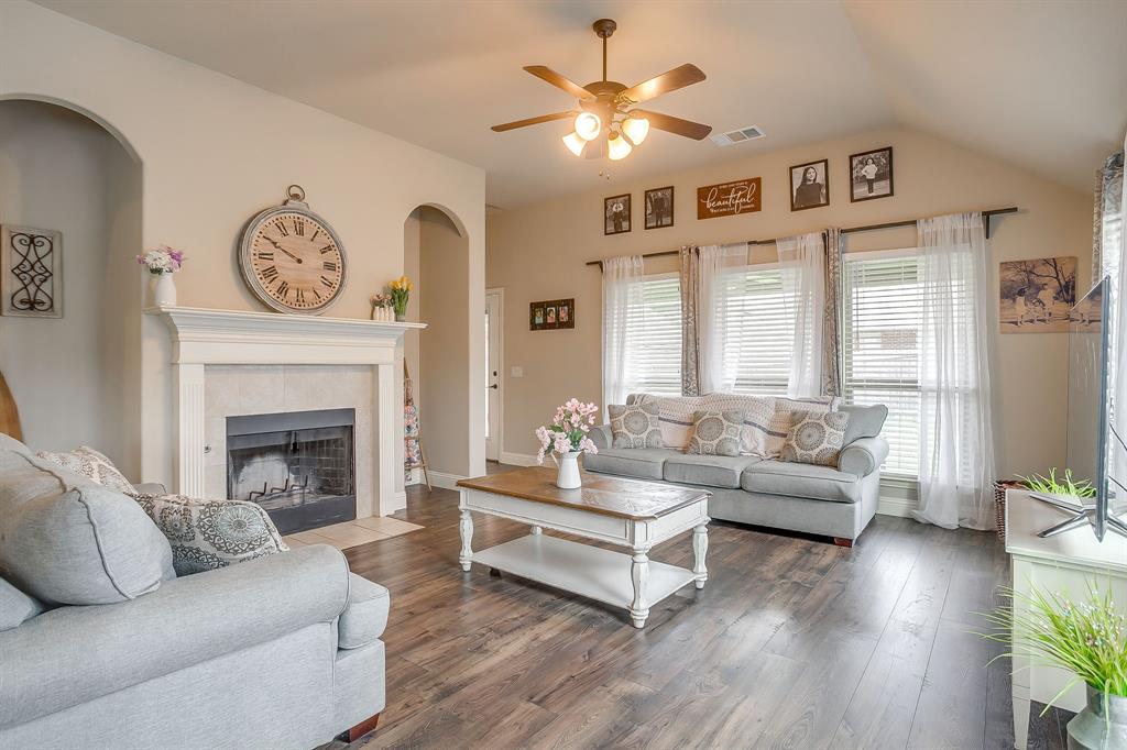 1033 Rustic Oak Way Burleson, TX 76028 - Photo 14 of 40