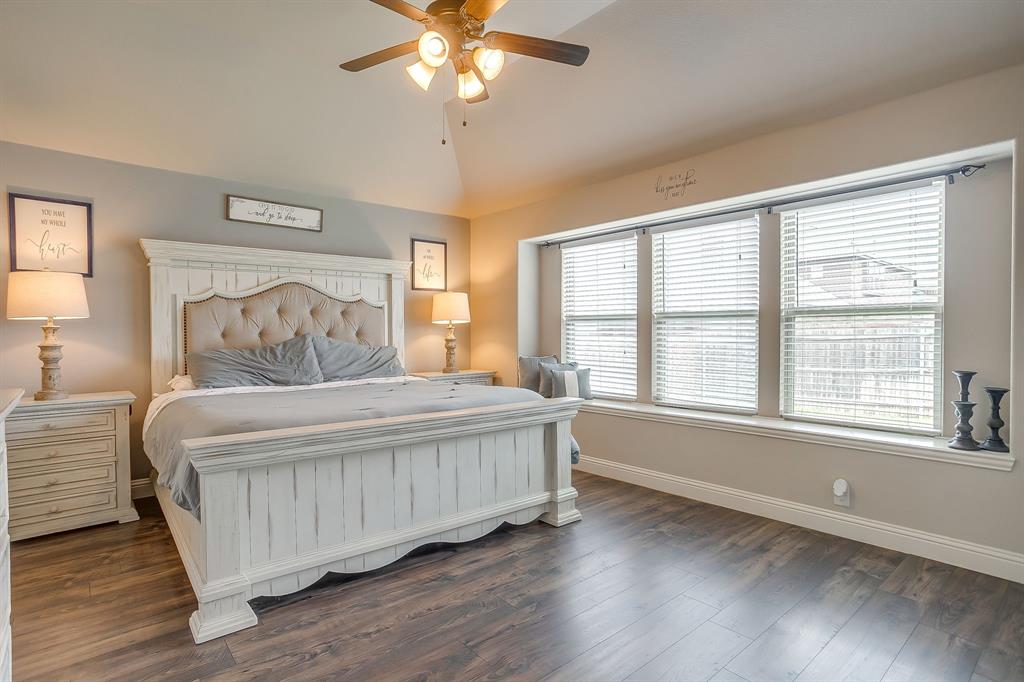 1033 Rustic Oak Way Burleson, TX 76028 - Photo 19 of 40