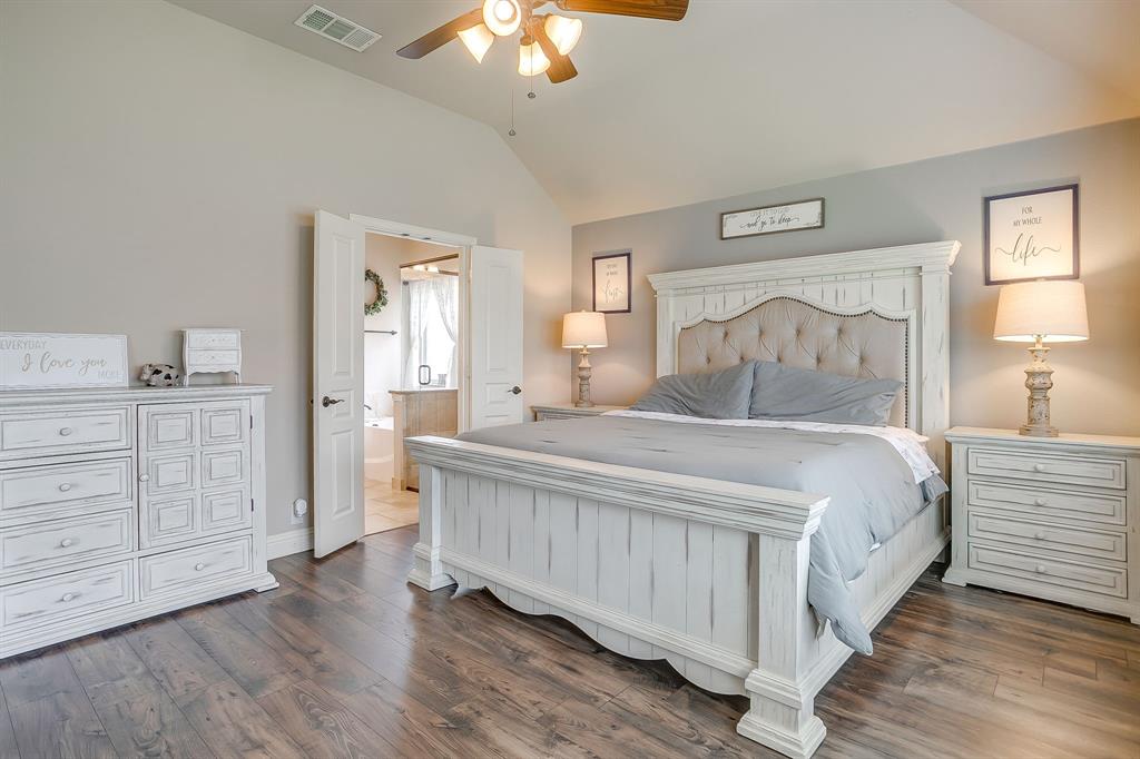 1033 Rustic Oak Way Burleson, TX 76028 - Photo 20 of 40