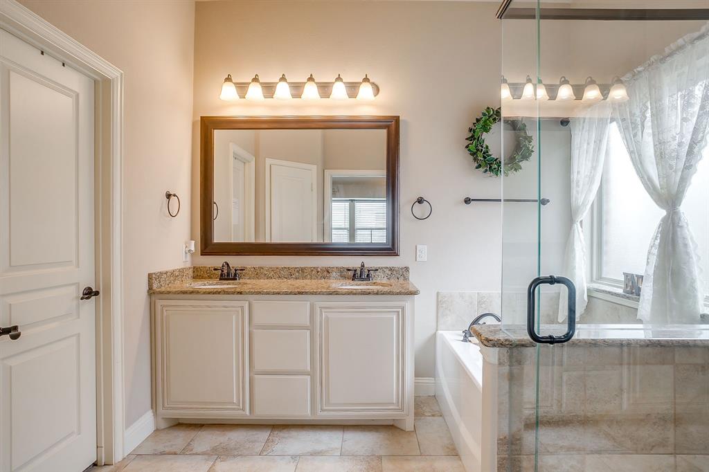 1033 Rustic Oak Way Burleson, TX 76028 - Photo 22 of 40