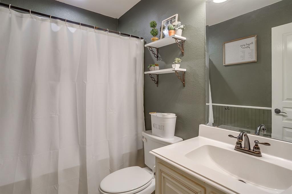 1033 Rustic Oak Way Burleson, TX 76028 - Photo 24 of 40