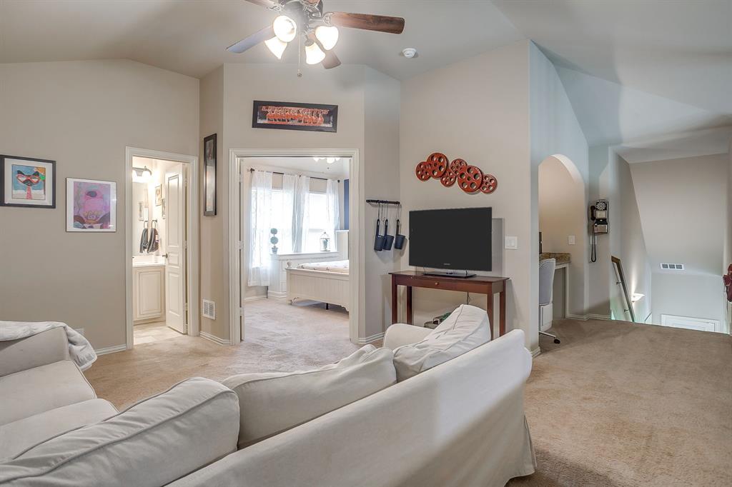 1033 Rustic Oak Way Burleson, TX 76028 - Photo 30 of 40