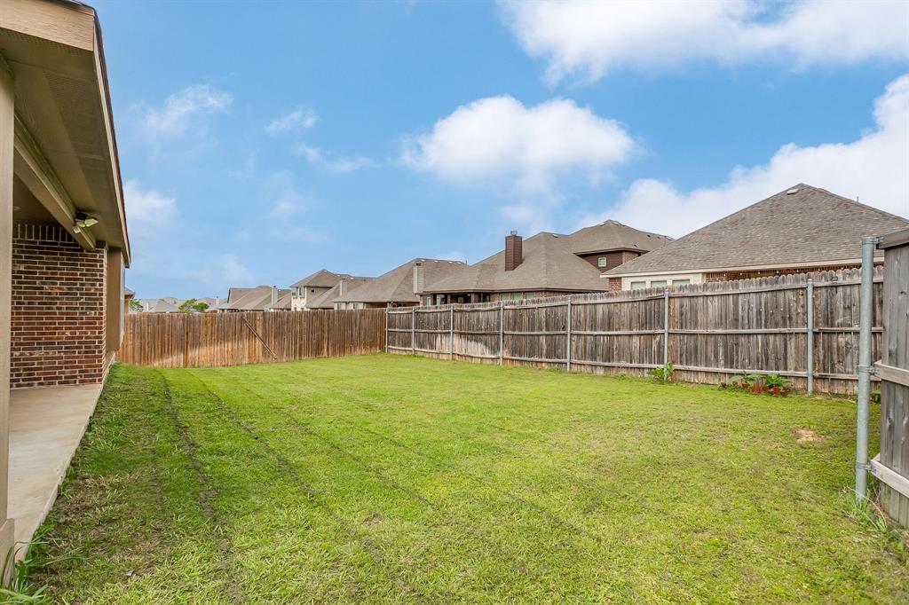 1033 Rustic Oak Way Burleson, TX 76028 - Photo 35 of 40