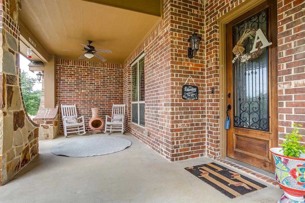 1033 Rustic Oak Way Burleson, TX 76028 - Photo 4 of 40