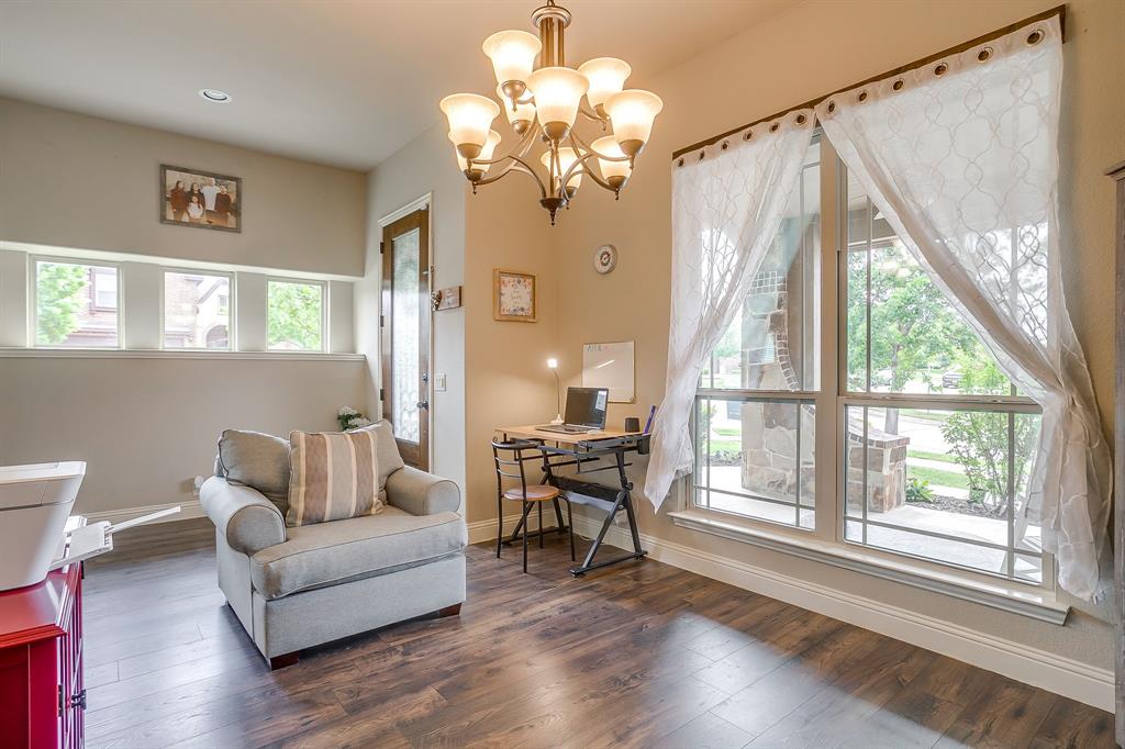 1033 Rustic Oak Way Burleson, TX 76028 - Photo 7 of 40