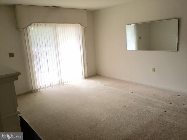 3901 Darleigh Road, Unit 2F Nottingham, MD 21236 - Photo 6 of 13 Living Room