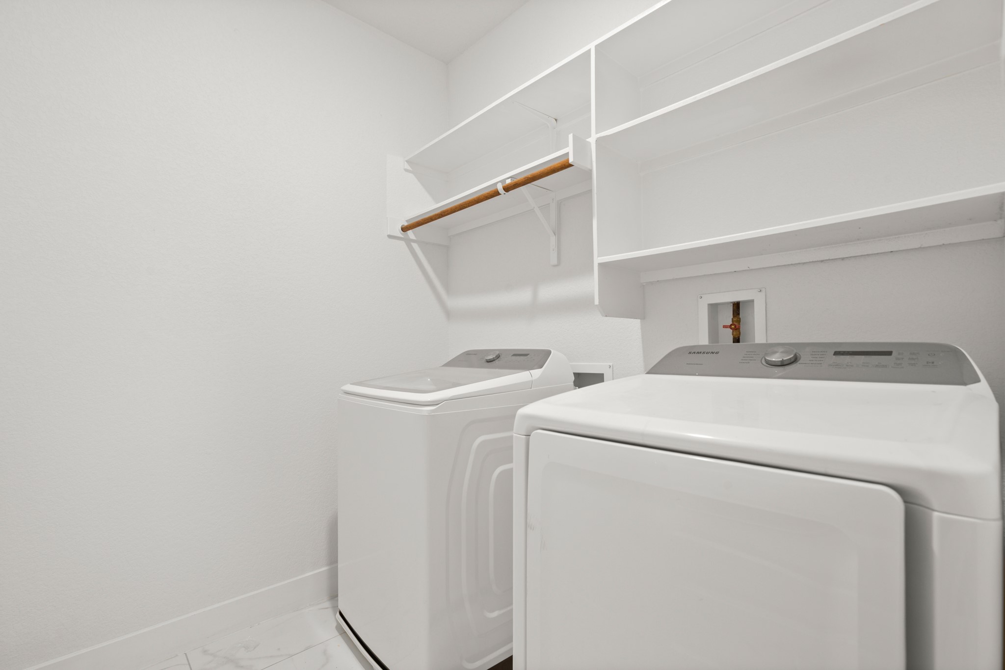 8922 Manchaca Road, Unit 701 Austin, TX 78748 - Photo 17 of 25 a utility room with dryer and washer