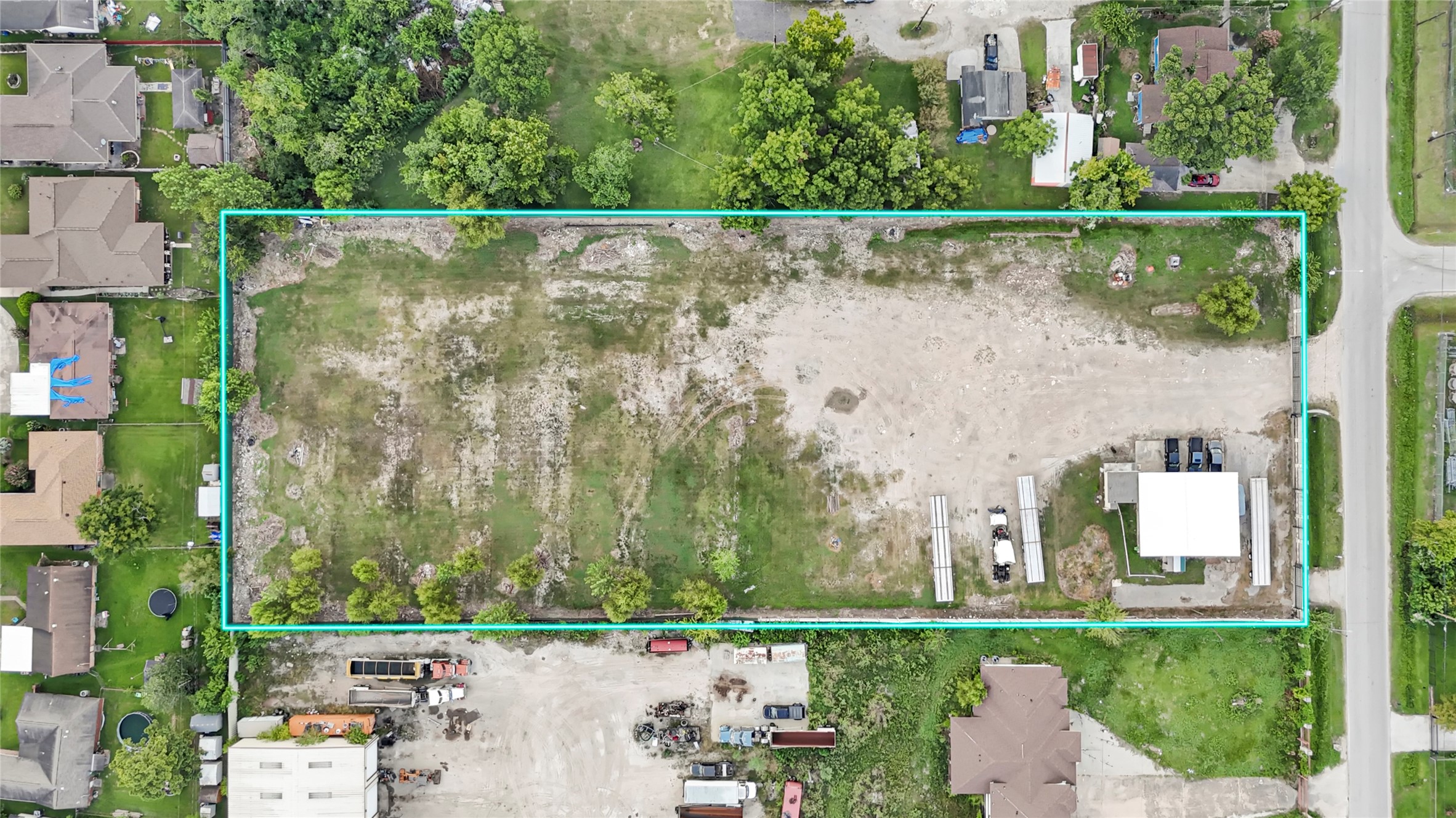 4415 Mooney Road Houston, TX 77093 - Photo 3 of 7 a view of city from a balcony