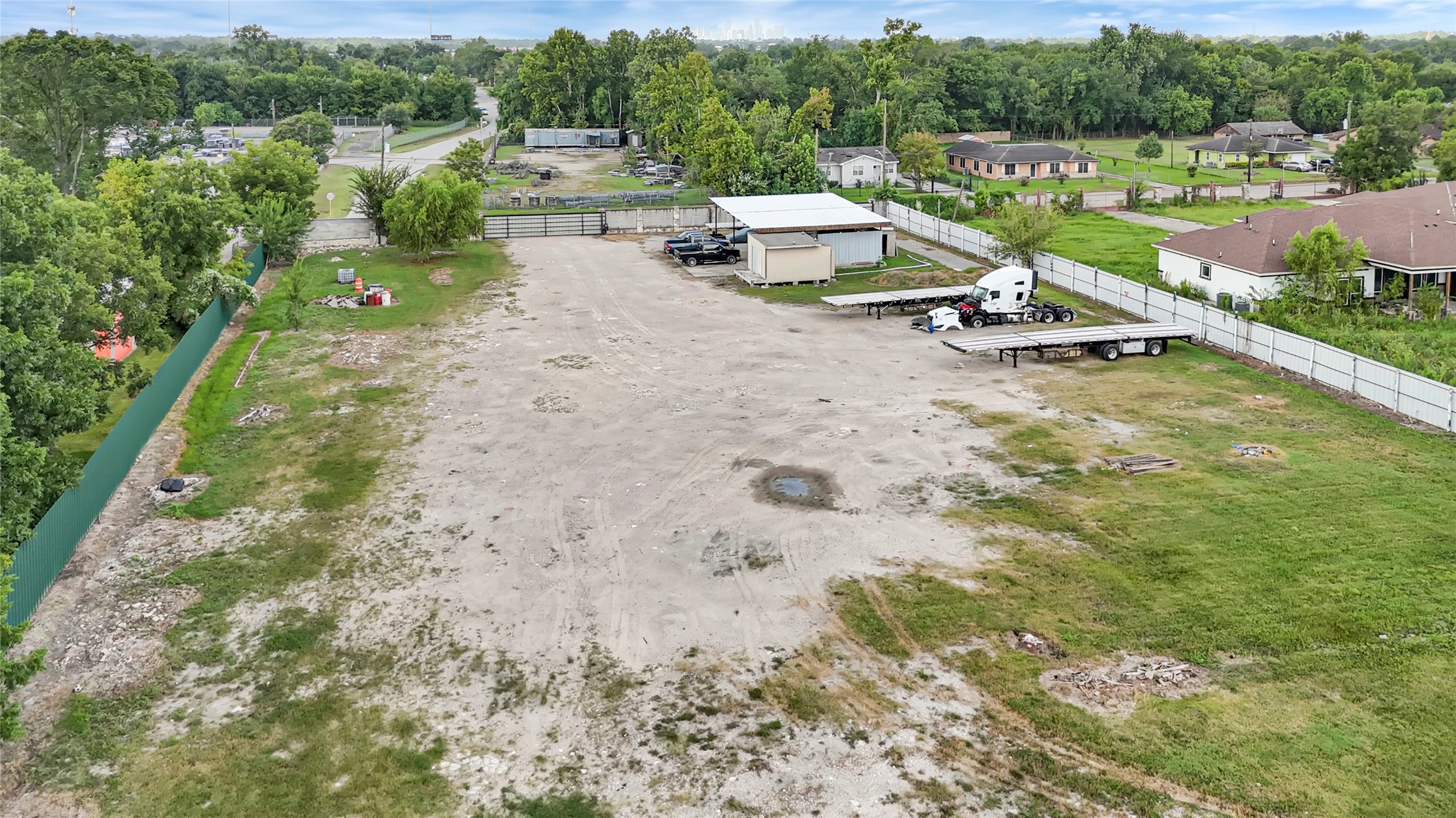 4415 Mooney Road Houston, TX 77093 - Photo 5 of 7 a view of outdoor space with garden view
