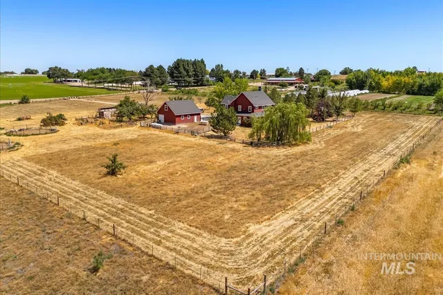 $1,100,000 | 20169 Hoskins Road, Caldwell, ID 83607