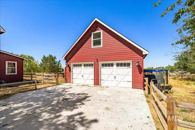 $1,100,000 | 20169 Hoskins Road, Caldwell, ID 83607