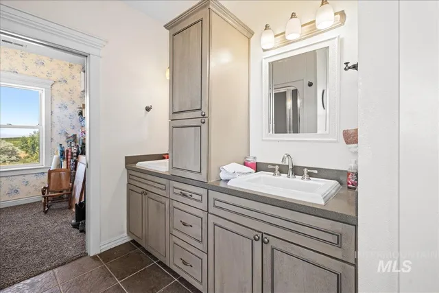 $1,100,000 | 20169 Hoskins Road, Caldwell, ID 83607