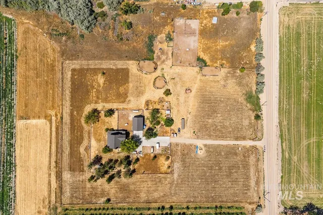 $1,100,000 | 20169 Hoskins Road, Caldwell, ID 83607