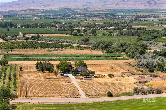 $1,100,000 | 20169 Hoskins Road, Caldwell, ID 83607
