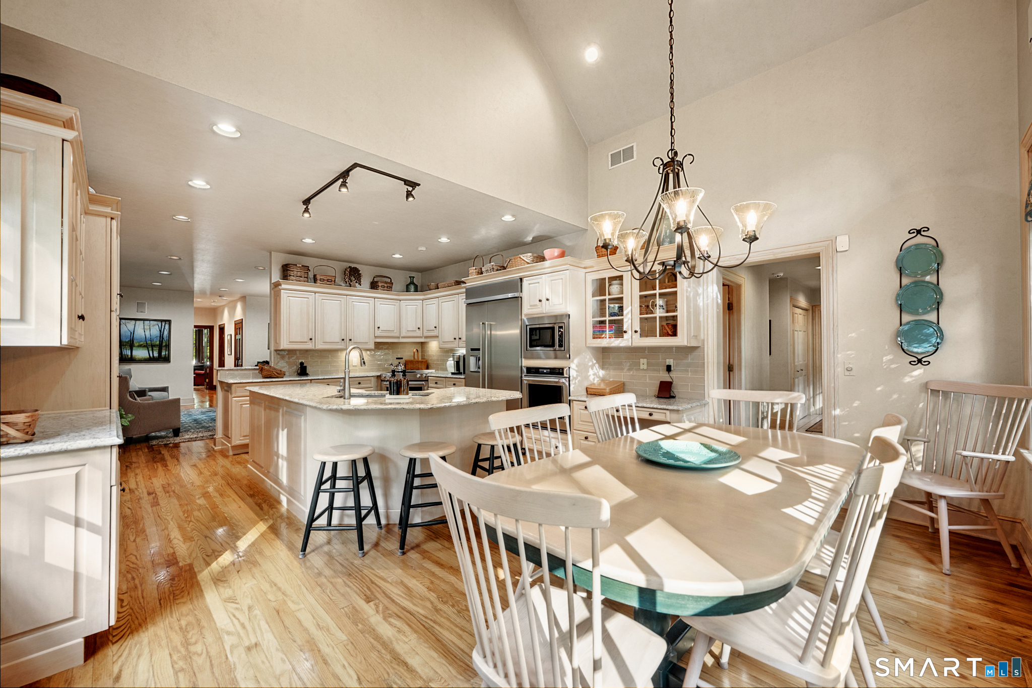 249 Old Farms Road Watertown, CT 06795 - Photo 5 of 30