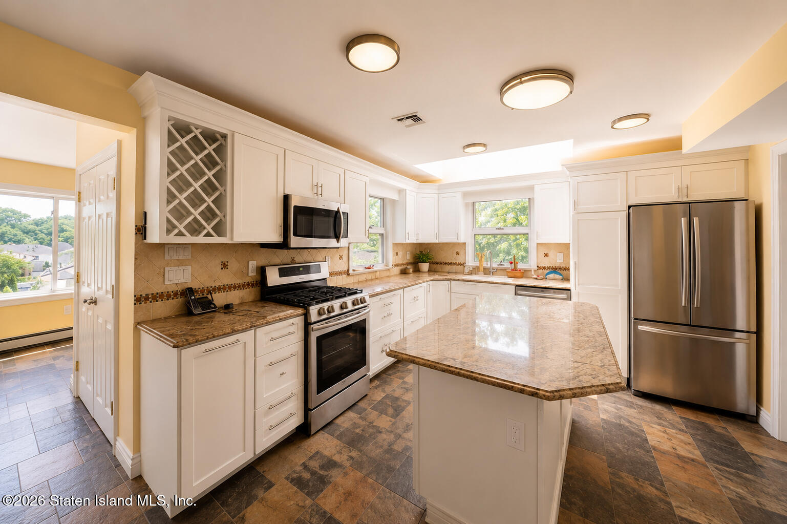 5434 Amboy Road Staten Island, NY 10312 - Photo 39 of 61 Kitchen