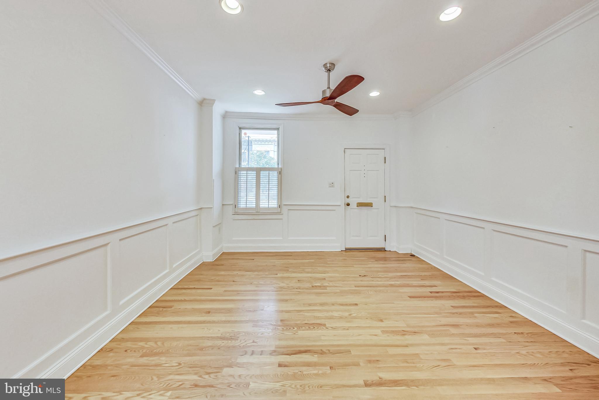 524 10th Street Southeast Washington, DC 20003 - Photo 5 of 35