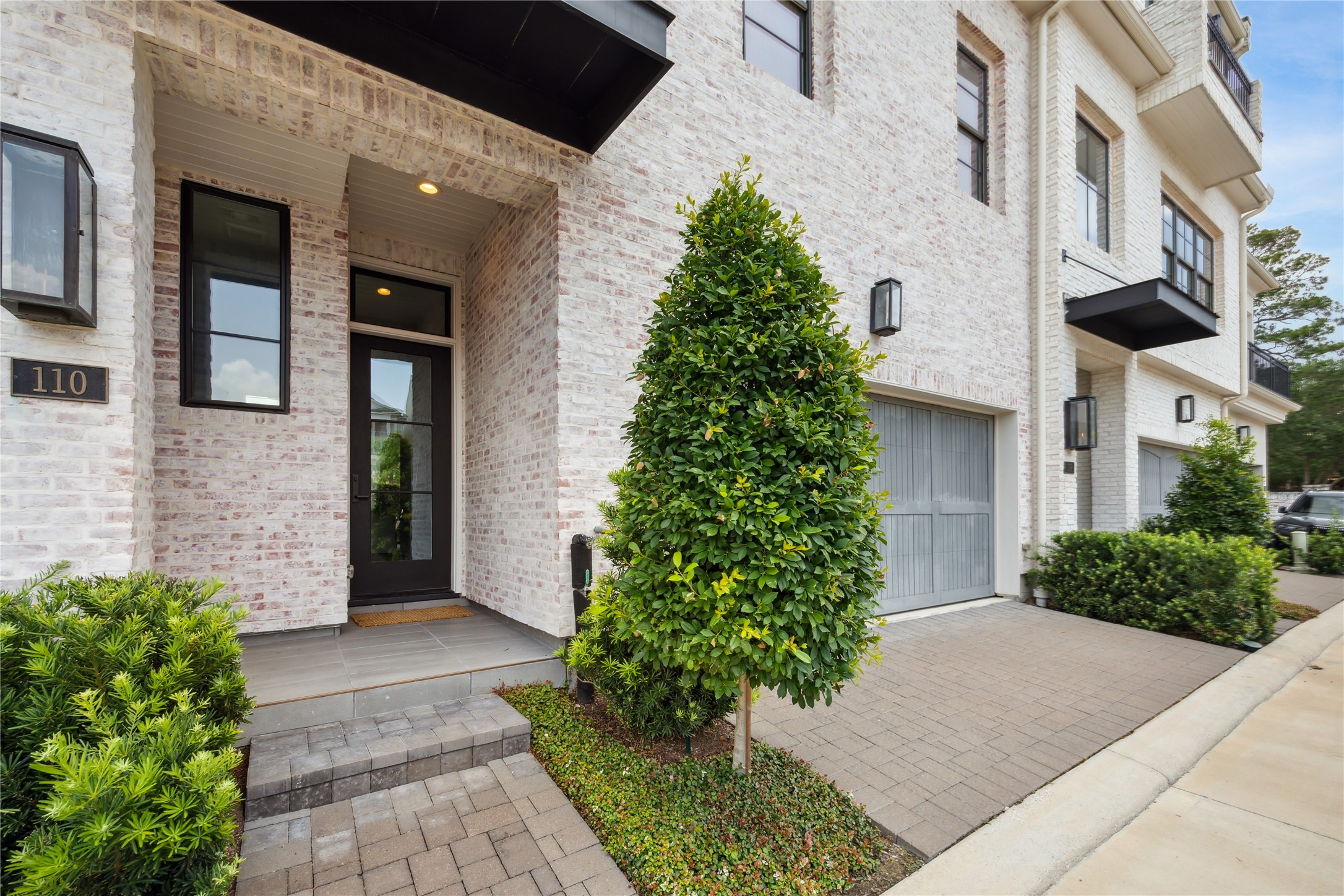 110 Wellington Street Houston, TX 77076 - Photo 2 of 14