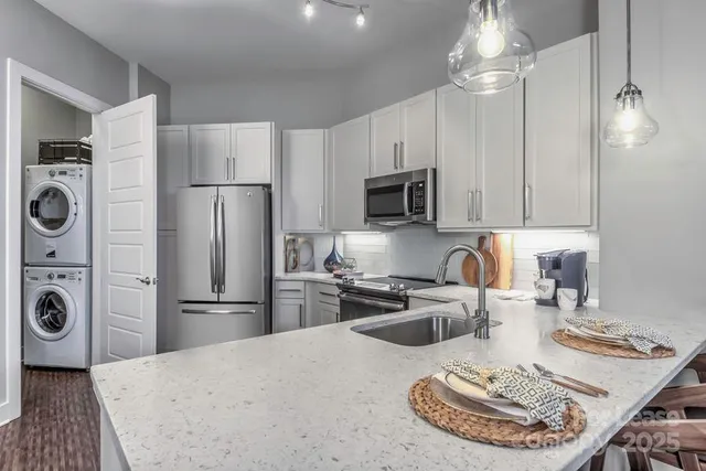 $2,550 | 7420 North Rea Pk Lane, Unit PEBBLE, Charlotte, NC 28277