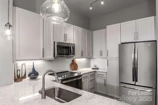 $2,685 | 7420 North Rea Pk Lane, Unit PEBBLE, Charlotte, NC 28277