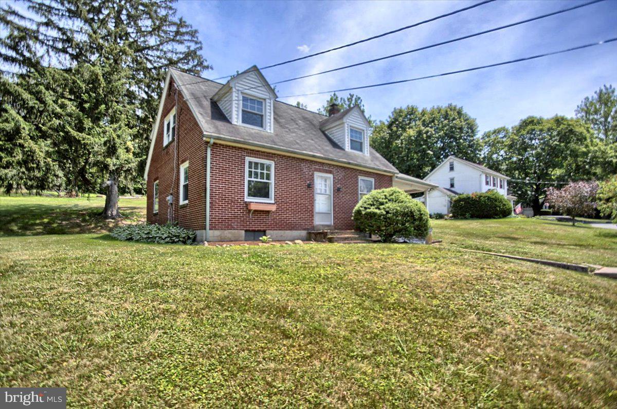 5514 Elizabethtown Road Palmyra, PA 17078 - Photo 3 of 29 Gallery Image 3