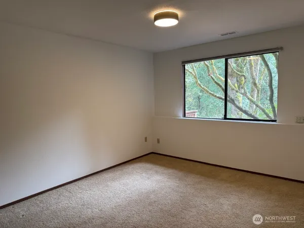 $3,250 | 15927 Northeast 59th Way, Redmond, WA 98052