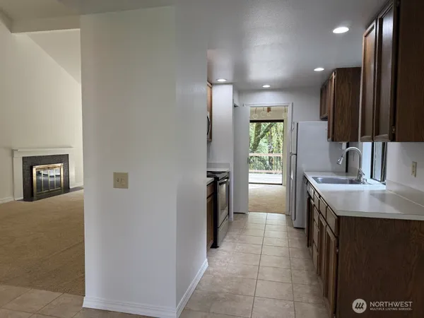 $3,250 | 15927 Northeast 59th Way, Redmond, WA 98052