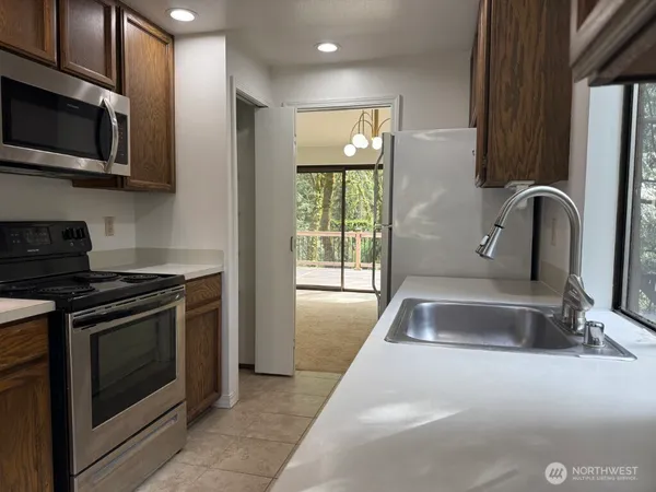 $3,250 | 15927 Northeast 59th Way, Redmond, WA 98052