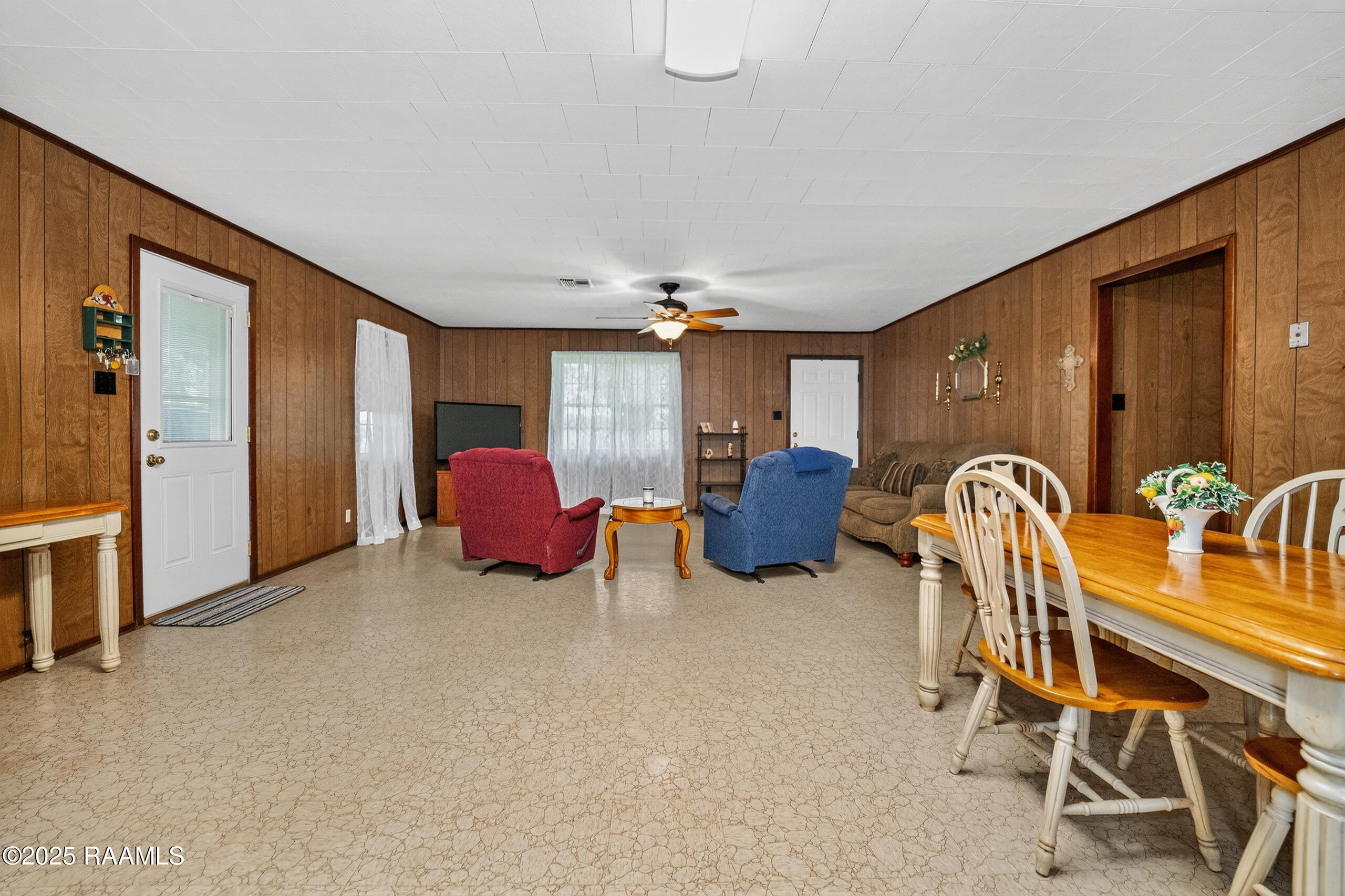 352 Highway 751 Church Point, LA 70525 - Photo 6 of 23 020_Living2