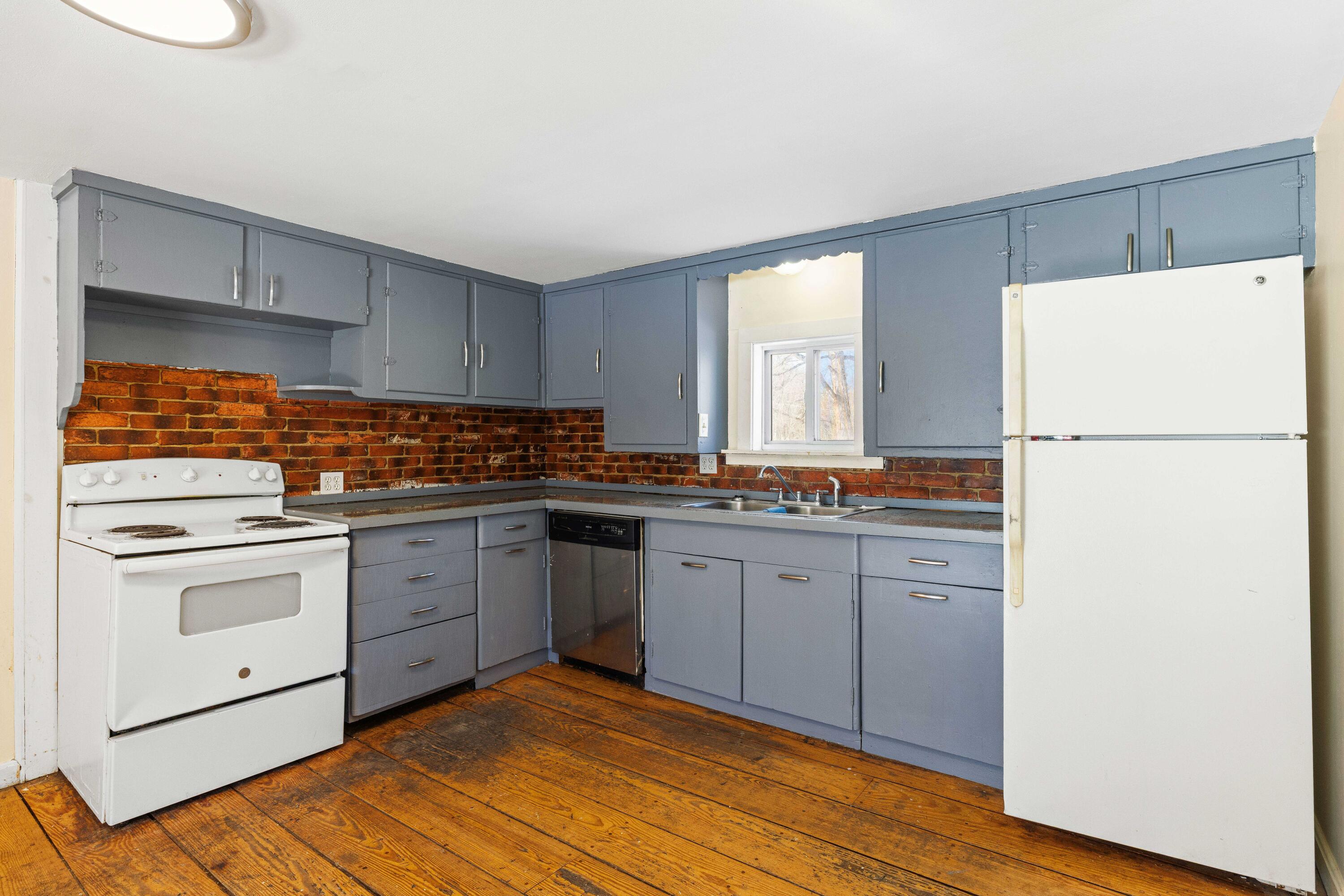 70 Airport Road Sanford, ME 04073 - Photo 20 of 42 Eat-in Kitchen