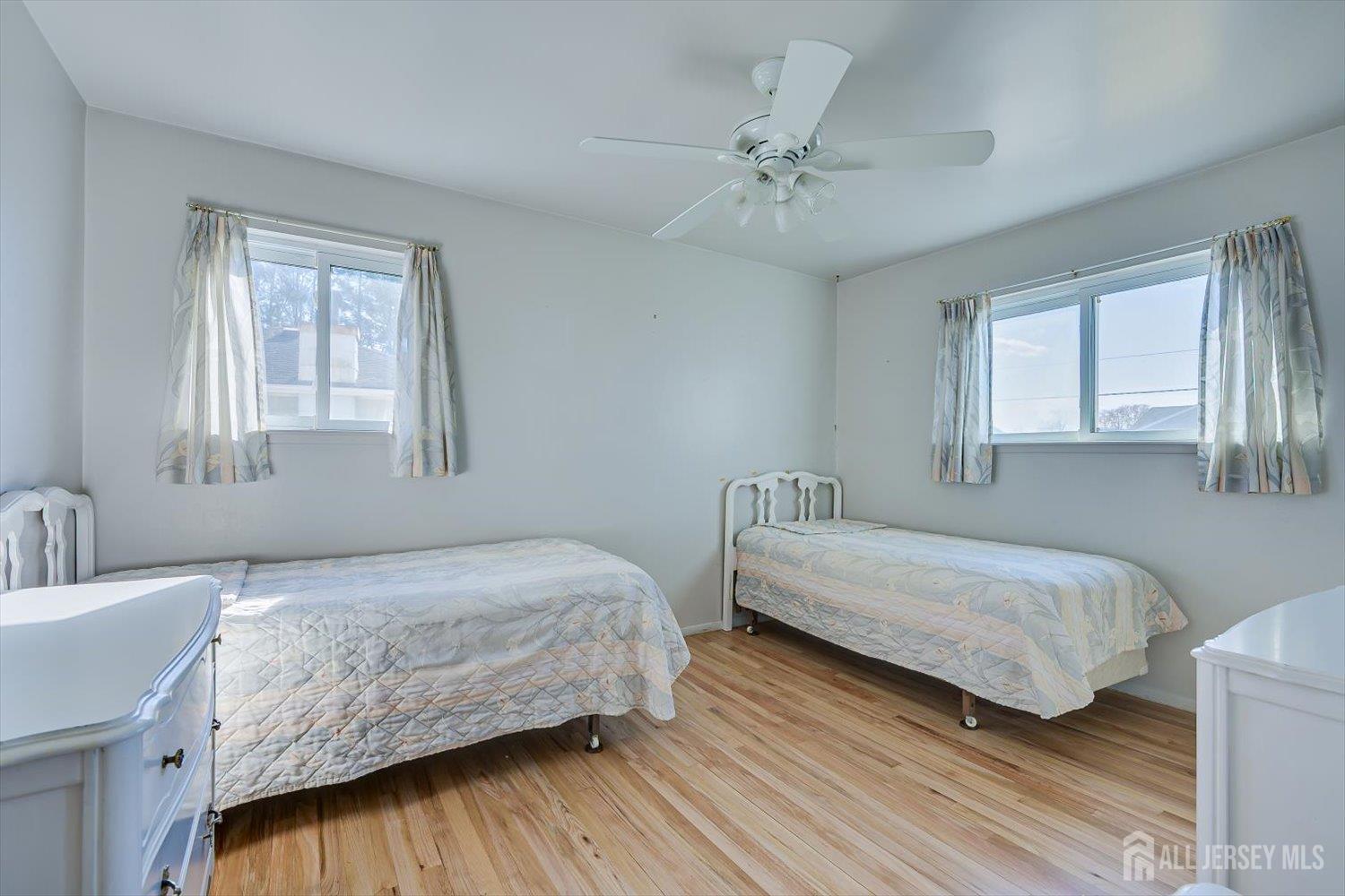 110 Benart Place Middlesex, NJ 08846 - Photo 16 of 28
