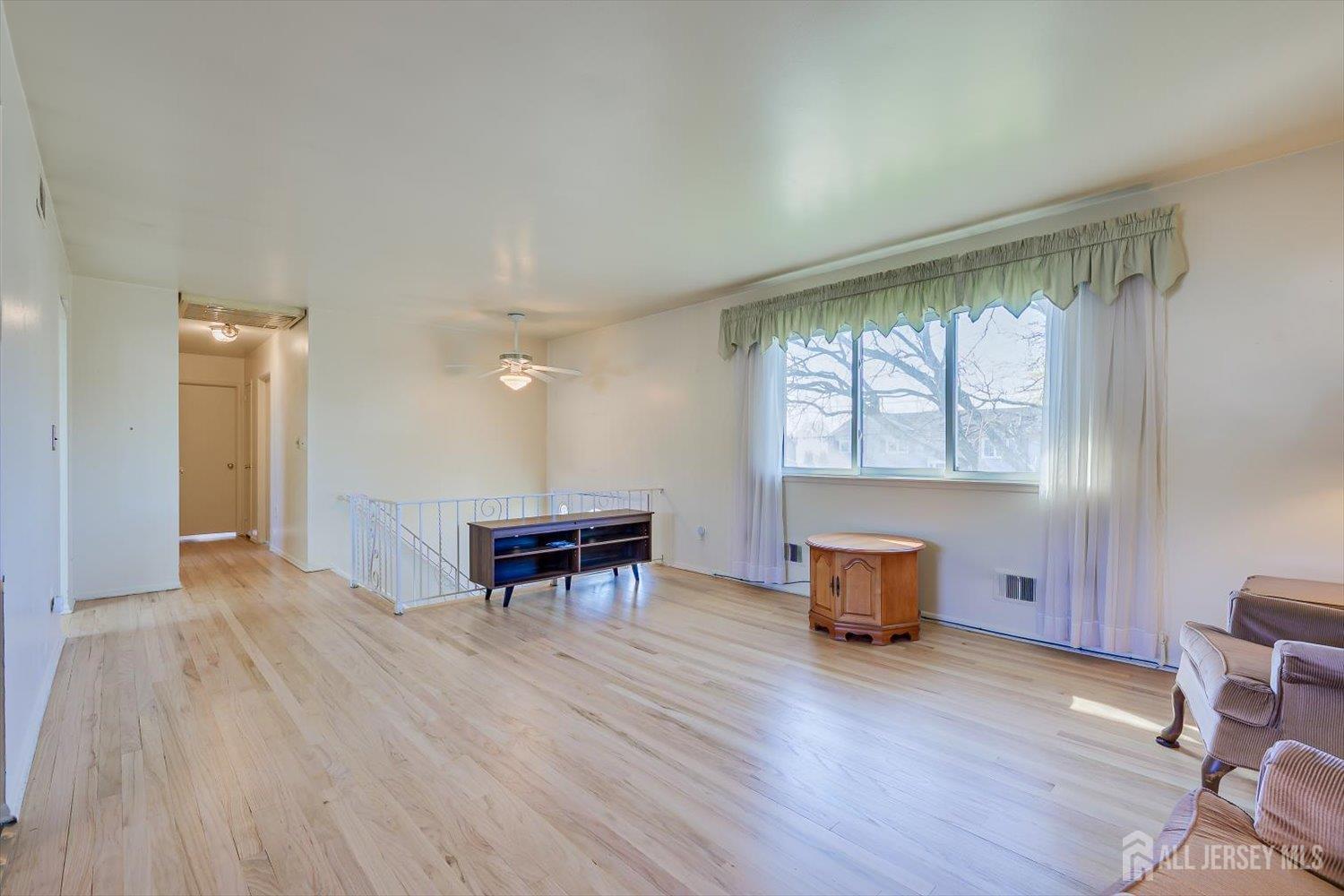 110 Benart Place Middlesex, NJ 08846 - Photo 8 of 28