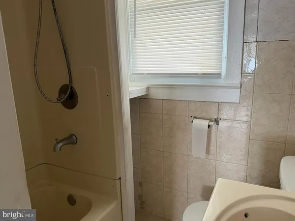 $1,800 | 132 Homecrest Avenue, Trenton, NJ 08638