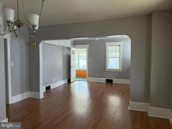 $1,800 | 132 Homecrest Avenue, Trenton, NJ 08638