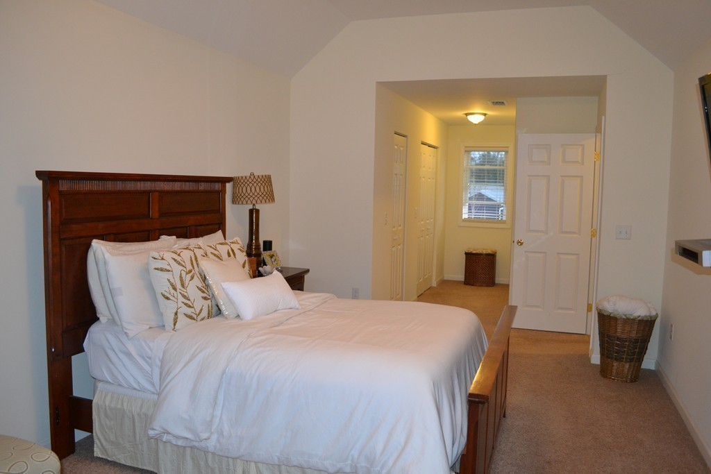 129 Acrebrook Road Springfield, MA 01129 - Photo 12 of 18 Gallery Image 12