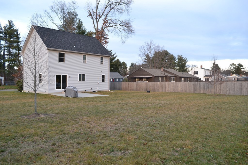 129 Acrebrook Road Springfield, MA 01129 - Photo 17 of 18 Gallery Image 17