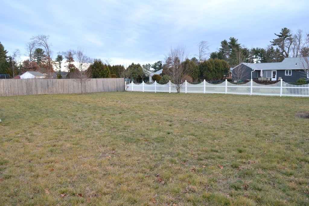 129 Acrebrook Road Springfield, MA 01129 - Photo 18 of 18 Gallery Image 18