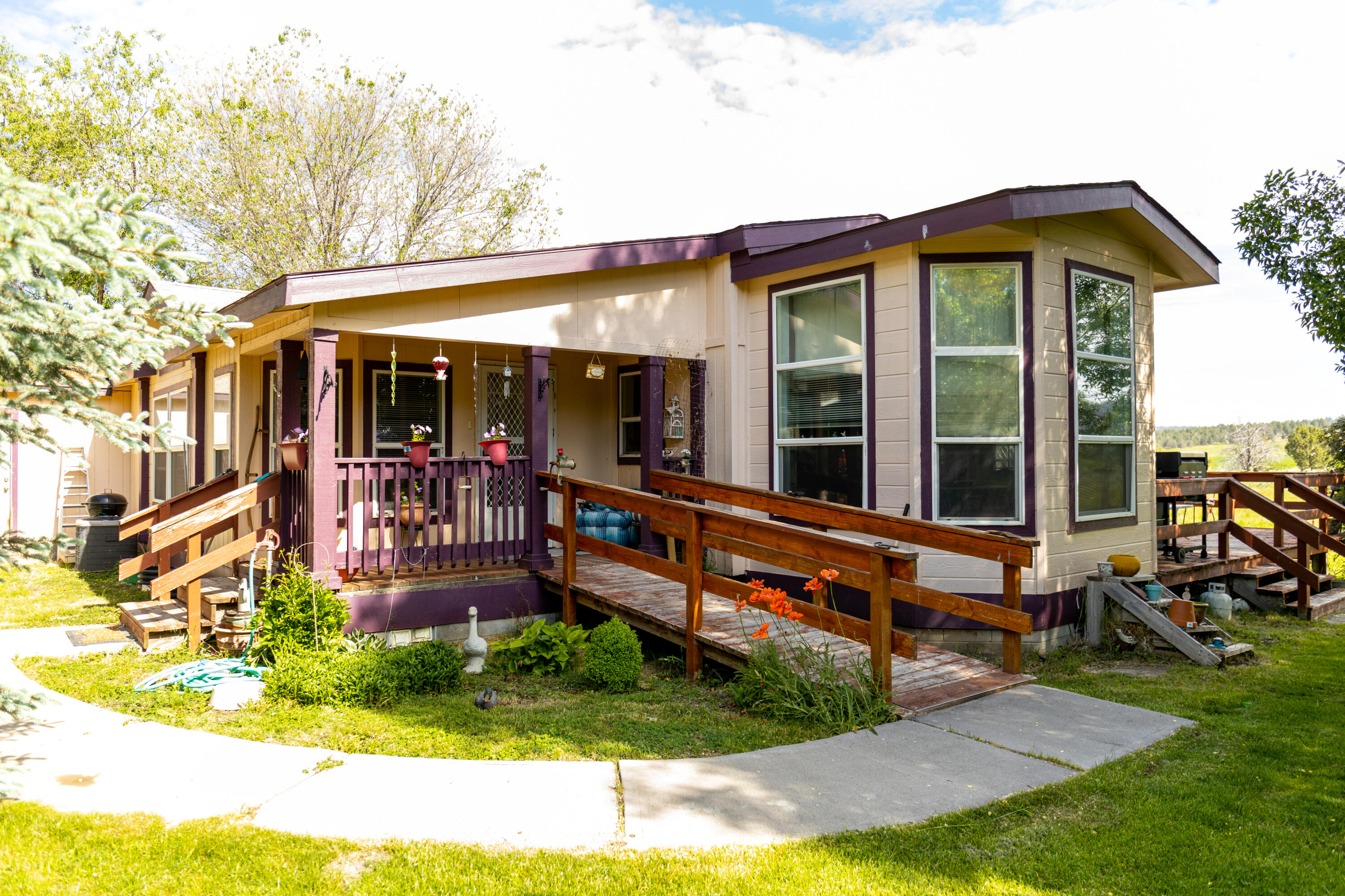 3411 East Langell Valley Road Bonanza, OR 97623 - Photo 2 of 43 Front Porch 1