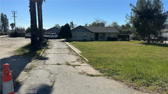 $515,000 | 19083 Santa Ana Avenue, Bloomington, CA 92316