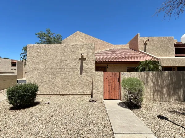 $1,850 | 4219 West Calavar Road, Phoenix, AZ 85053