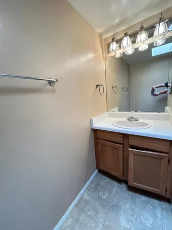 $1,850 | 4219 West Calavar Road, Phoenix, AZ 85053