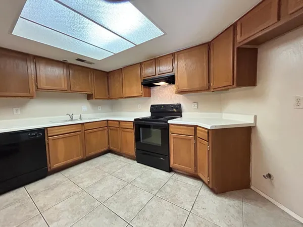 $1,850 | 4219 West Calavar Road, Phoenix, AZ 85053
