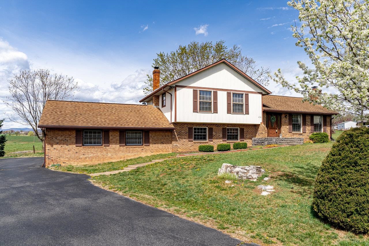 456 Eckert Circle Harrisonburg, VA 22801 - Photo 38 of 48 a front view of a house with a yard